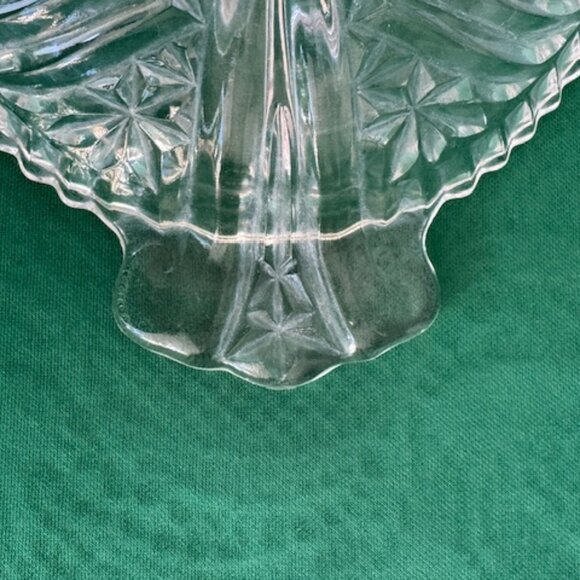 Vintage Anchor Hocking Clear Oval Relish Dish with Star Cut Designs - Picture 4 of 7